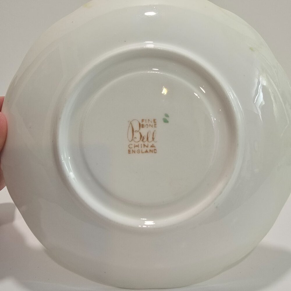 Bell - Demitasse Vintage Tea Cup & Saucer Set with Gold Trim - Picture 4 of 4